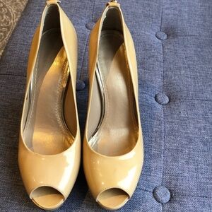 Stuart weitzman cream patent peep toe platform heels in 7.5